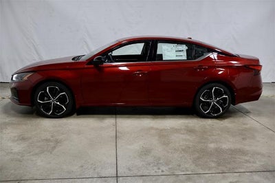 2025 Nissan Altima SR