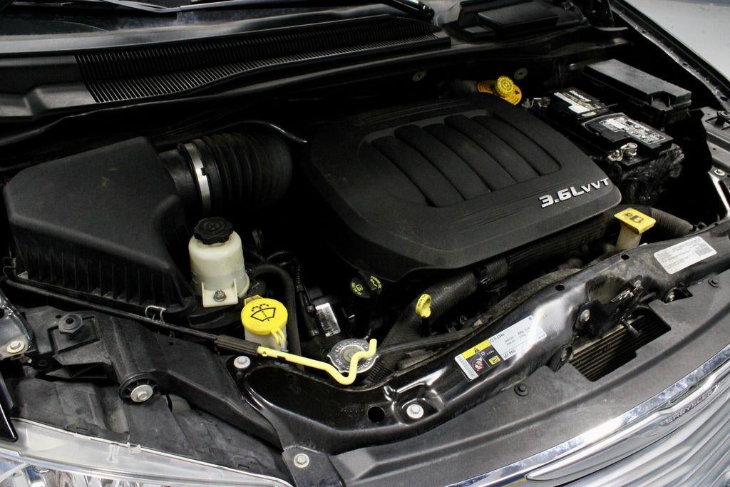 2016 Chrysler Town & Country Touring