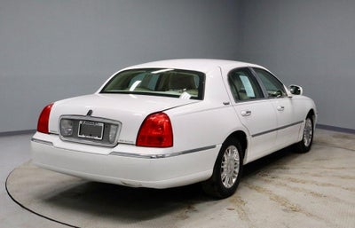 2011 Lincoln Town Car Signature Limited