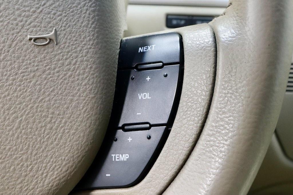 2011 Lincoln Town Car Signature Limited