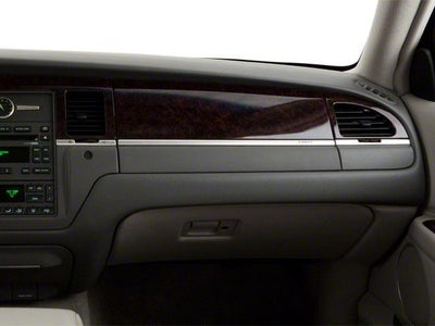 2011 Lincoln Town Car Signature Limited