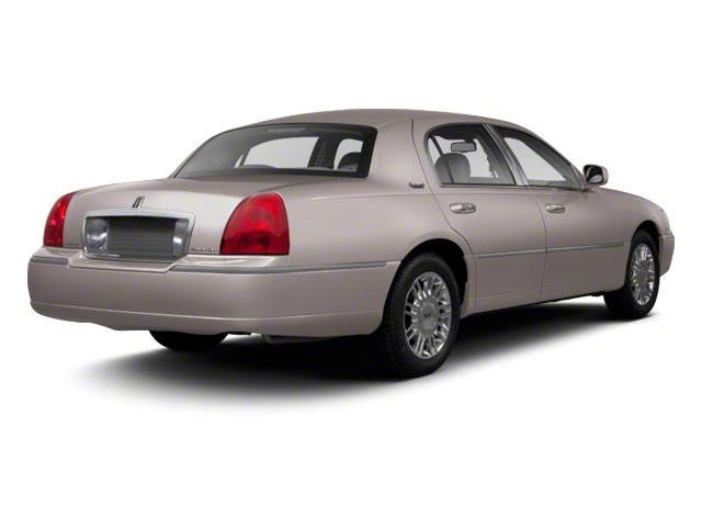 2011 Lincoln Town Car Signature Limited