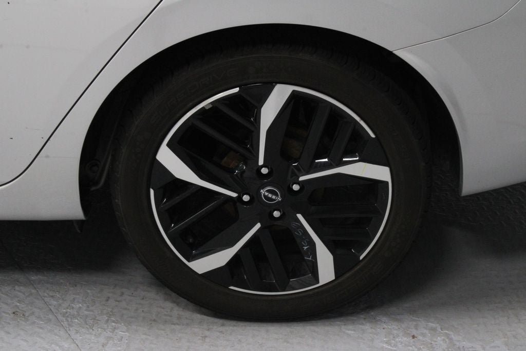 2024 Nissan Versa SR