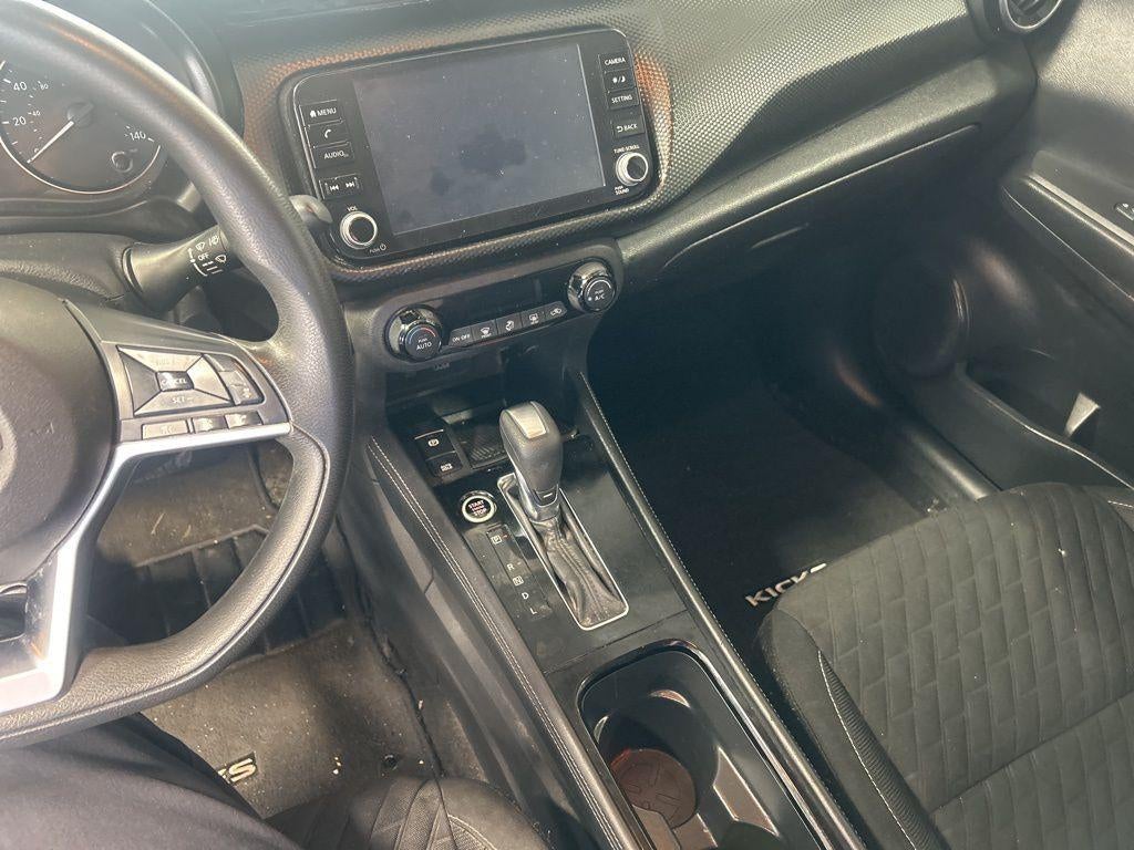 2022 Nissan Kicks SV
