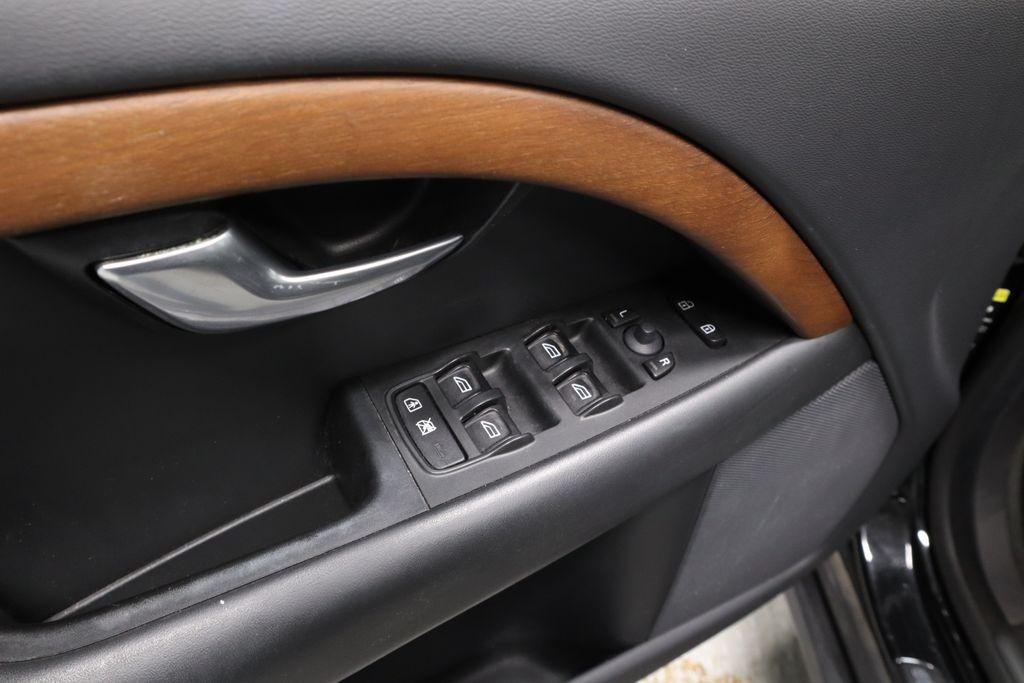 2010 Volvo XC70 3.2L