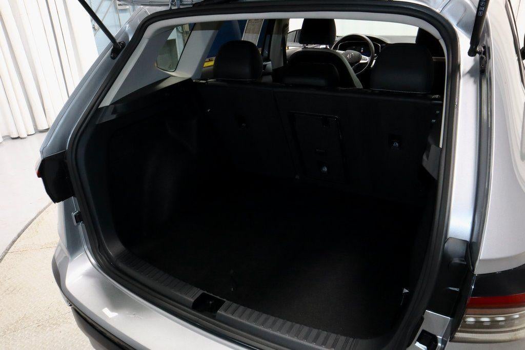 2025 Volkswagen Taos SE 4MOTION