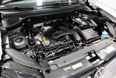 2025 Volkswagen Taos SE 4MOTION