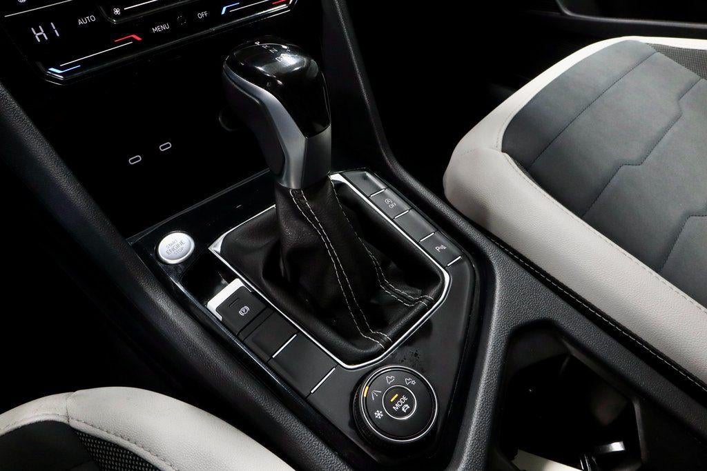 2025 Volkswagen Taos SE 4MOTION