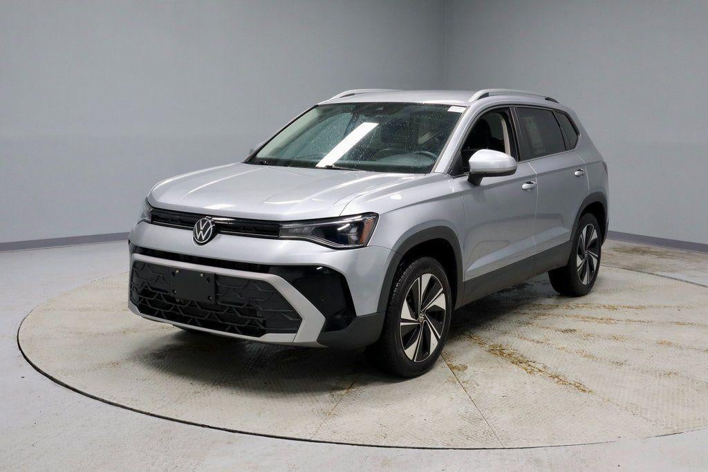 2025 Volkswagen Taos SE 4MOTION