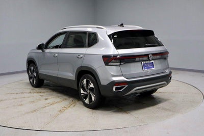2025 Volkswagen Taos SE 4MOTION