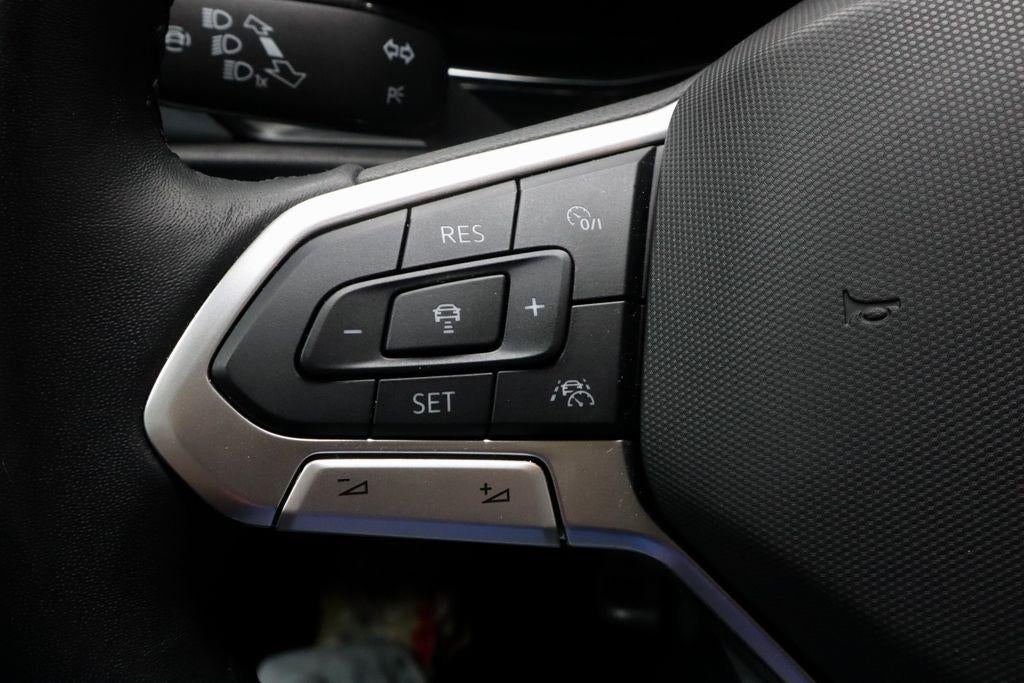 2023 Volkswagen Jetta SE Auto