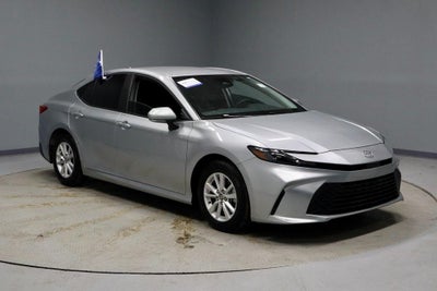 2025 Toyota Camry LE (SE)