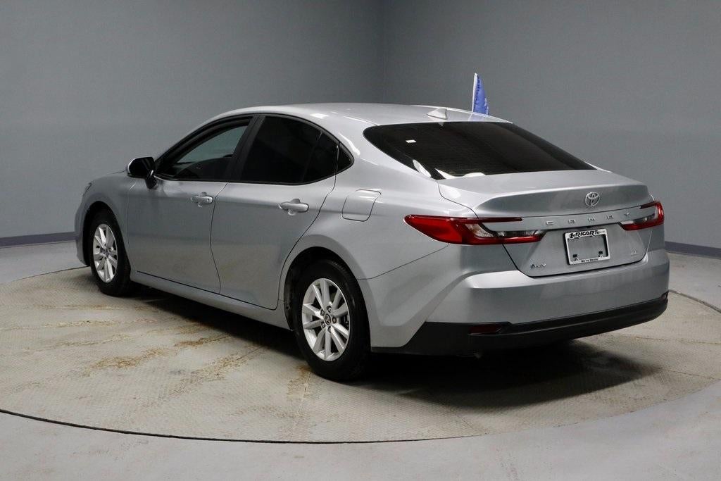 2025 Toyota Camry LE (SE)