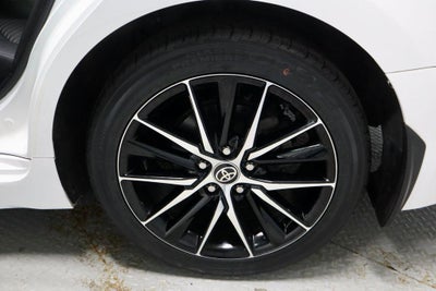 2022 Toyota Camry SE Auto (SE)