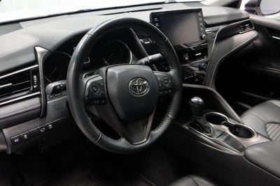 2022 Toyota Camry SE Auto (SE)