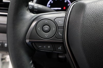 2022 Toyota Camry SE Auto (SE)