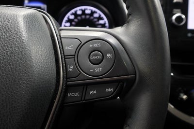 2022 Toyota Camry SE Auto (SE)