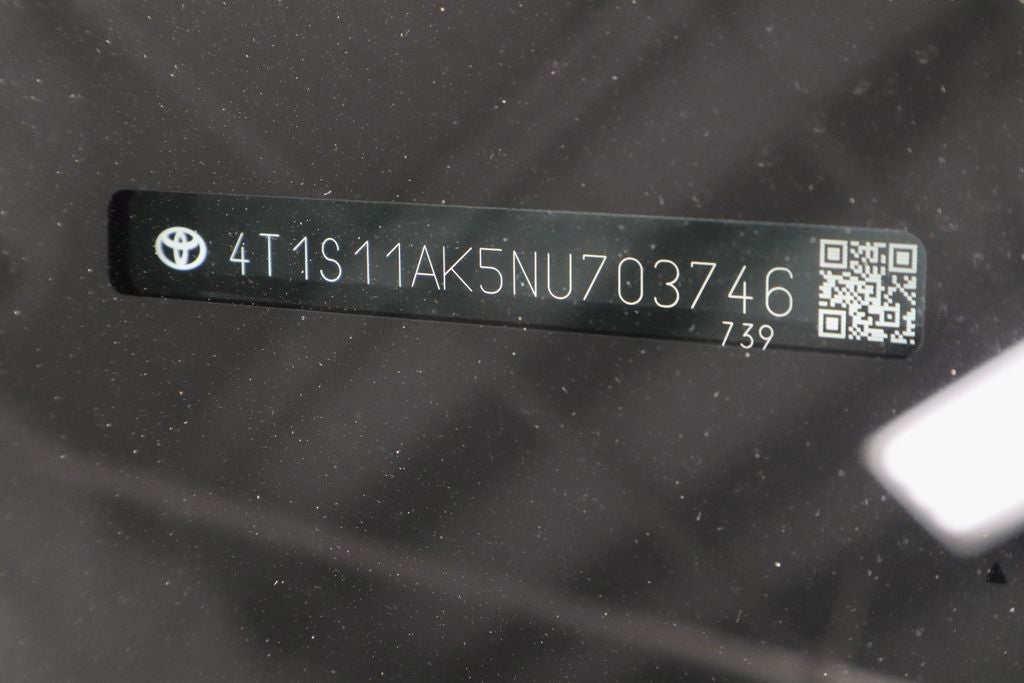 2022 Toyota Camry SE Auto (SE)