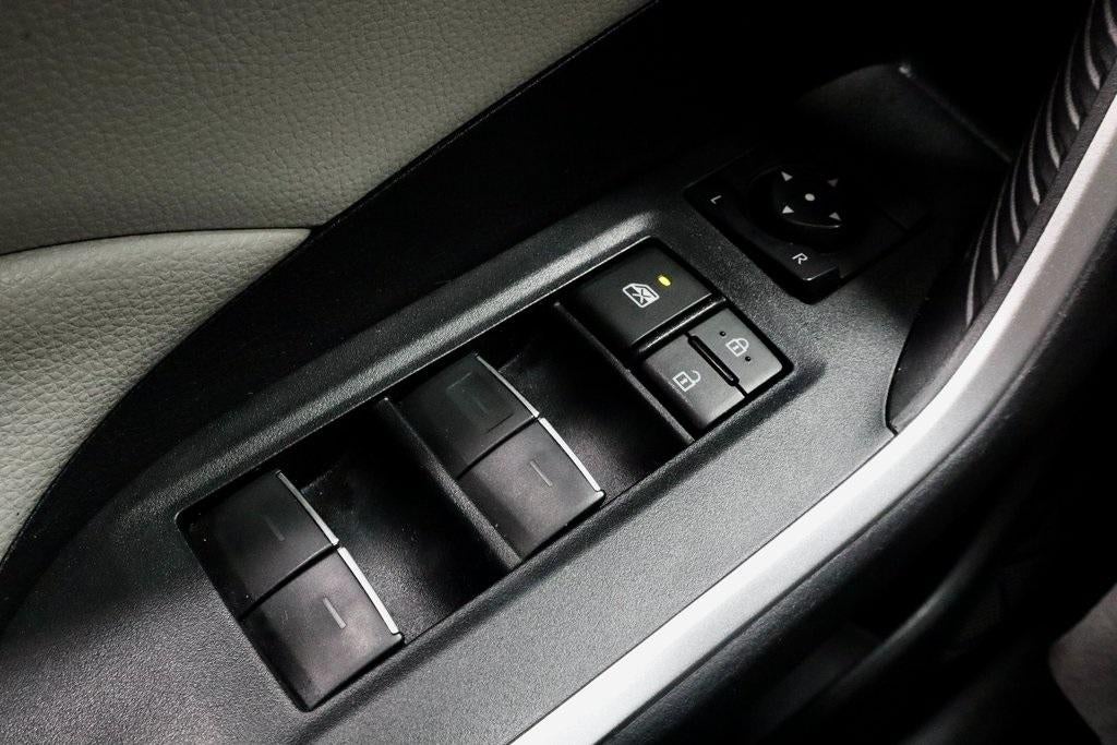 2022 Toyota RAV4 Hybrid XLE AWD (Natl)