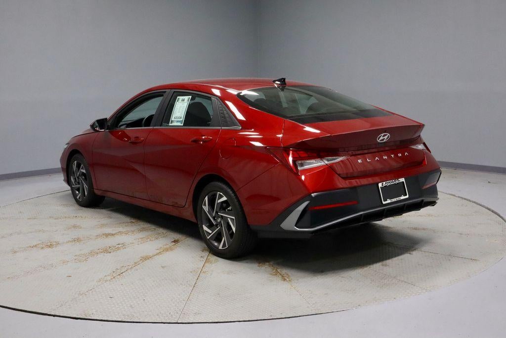 2024 Hyundai ELANTRA SEL IVT