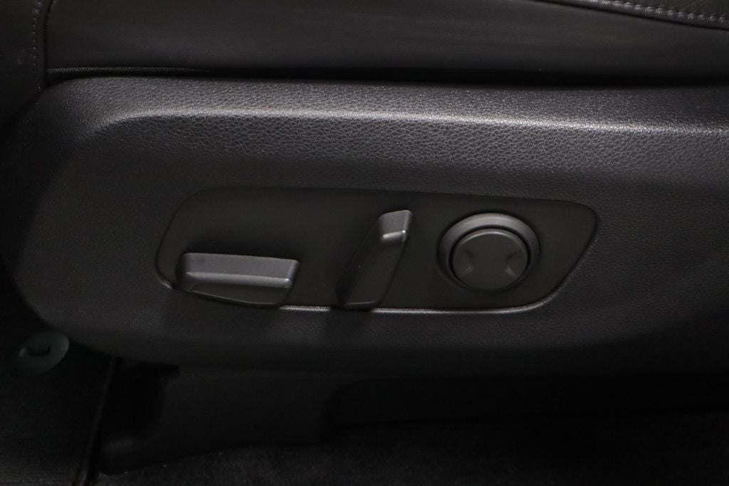 2024 Kia Carnival LX FWD w/Seat Pkg