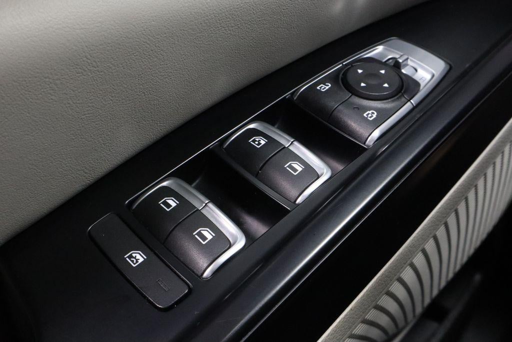 2024 Kia Carnival LX FWD w/Seat Pkg