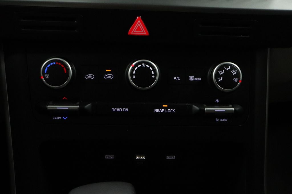 2024 Kia Carnival LX FWD w/Seat Pkg