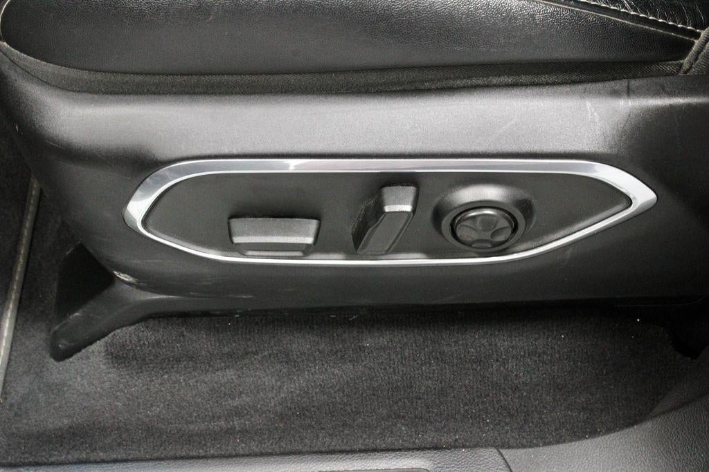 2023 Jeep Wagoneer Base