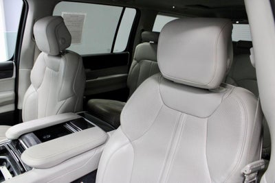 2024 Jeep Wagoneer Base