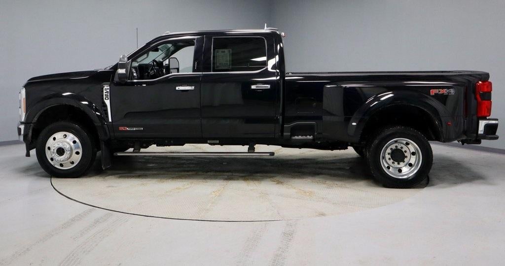 2023 Ford Super Duty F-450 DRW Lariat