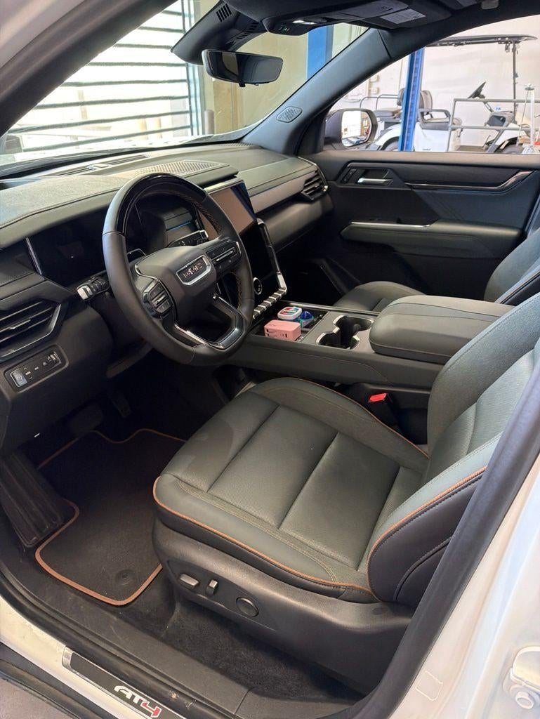 2024 GMC Acadia AT4