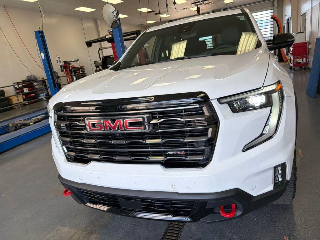 2024 GMC Acadia AT4