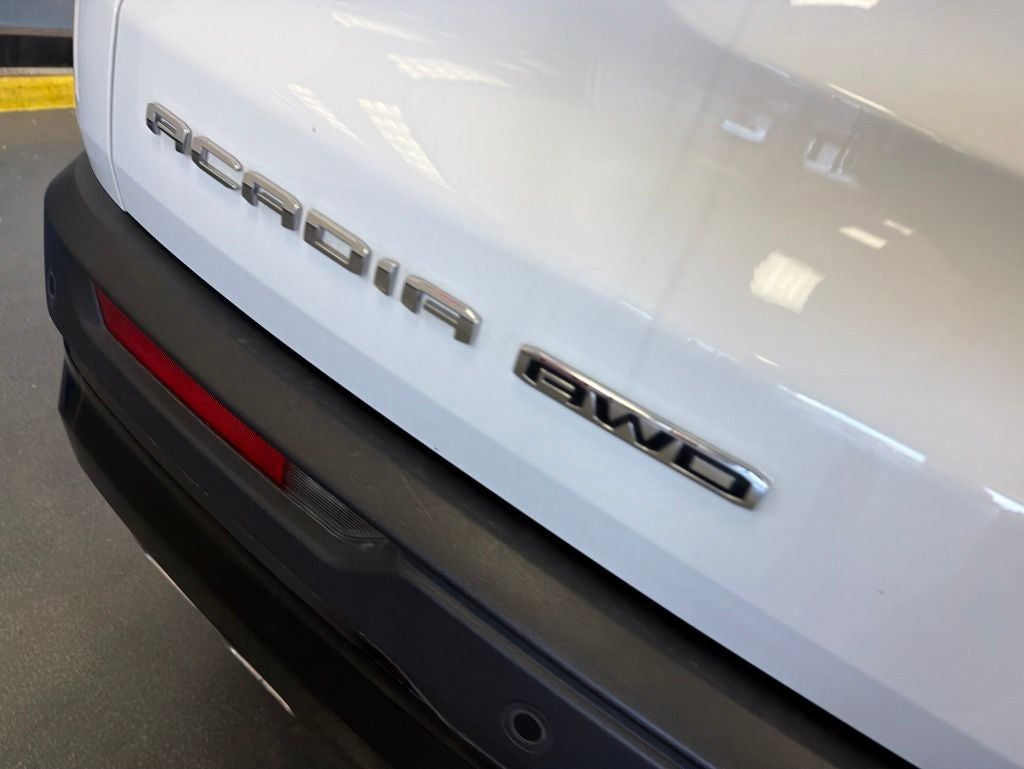 2024 GMC Acadia AT4