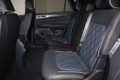 2025 Volkswagen Atlas Cross Sport 2.0T SEL Premium R-Line