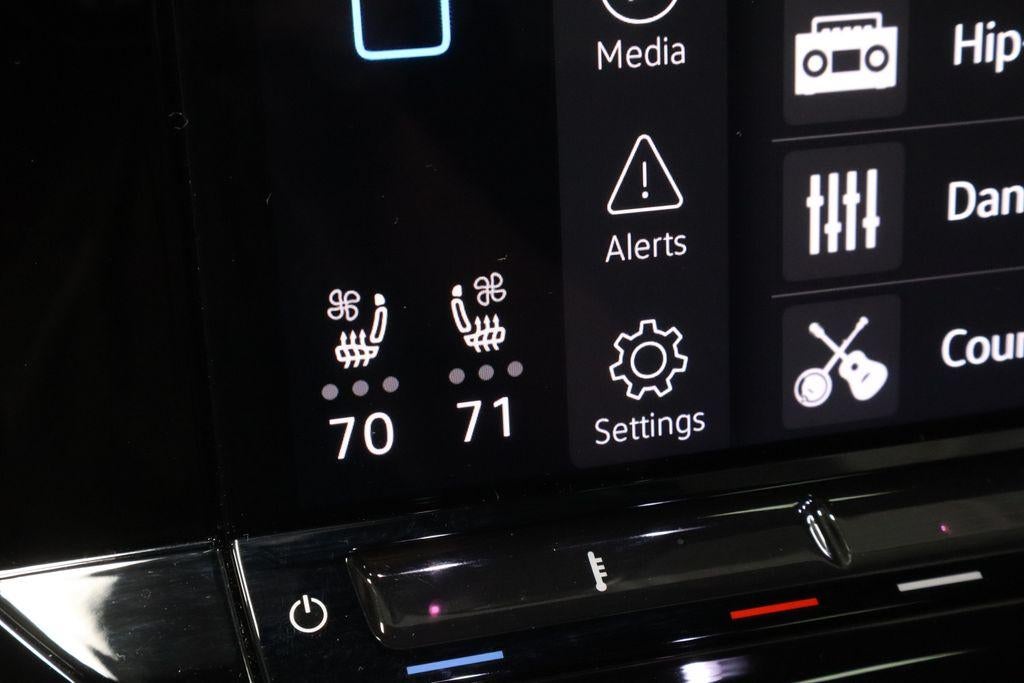 2025 Volkswagen Atlas Cross Sport 2.0T SEL Premium R-Line