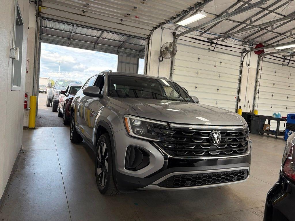2025 Volkswagen Atlas Cross Sport 2.0T SE w/Technology