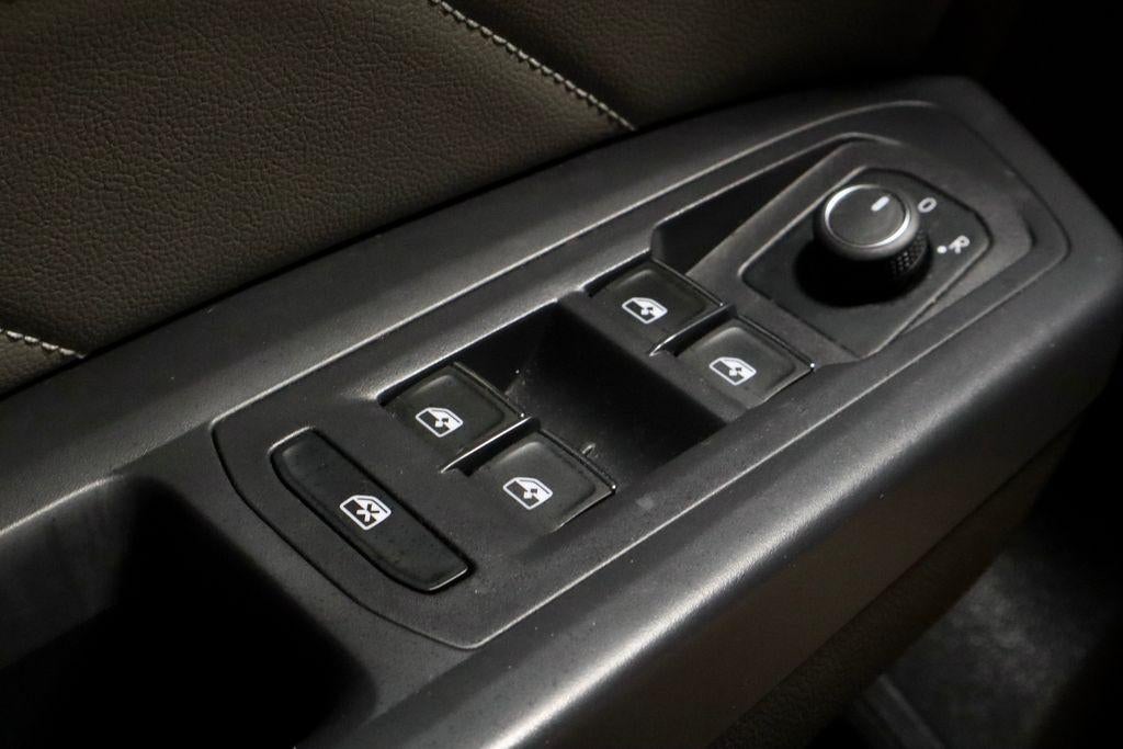 2021 Volkswagen Atlas Cross Sport 3.6L V6 SE w/Technology R-Line