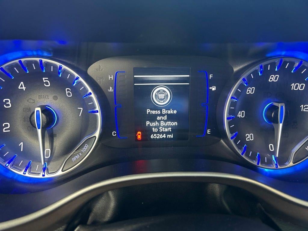 2023 Chrysler Voyager LX