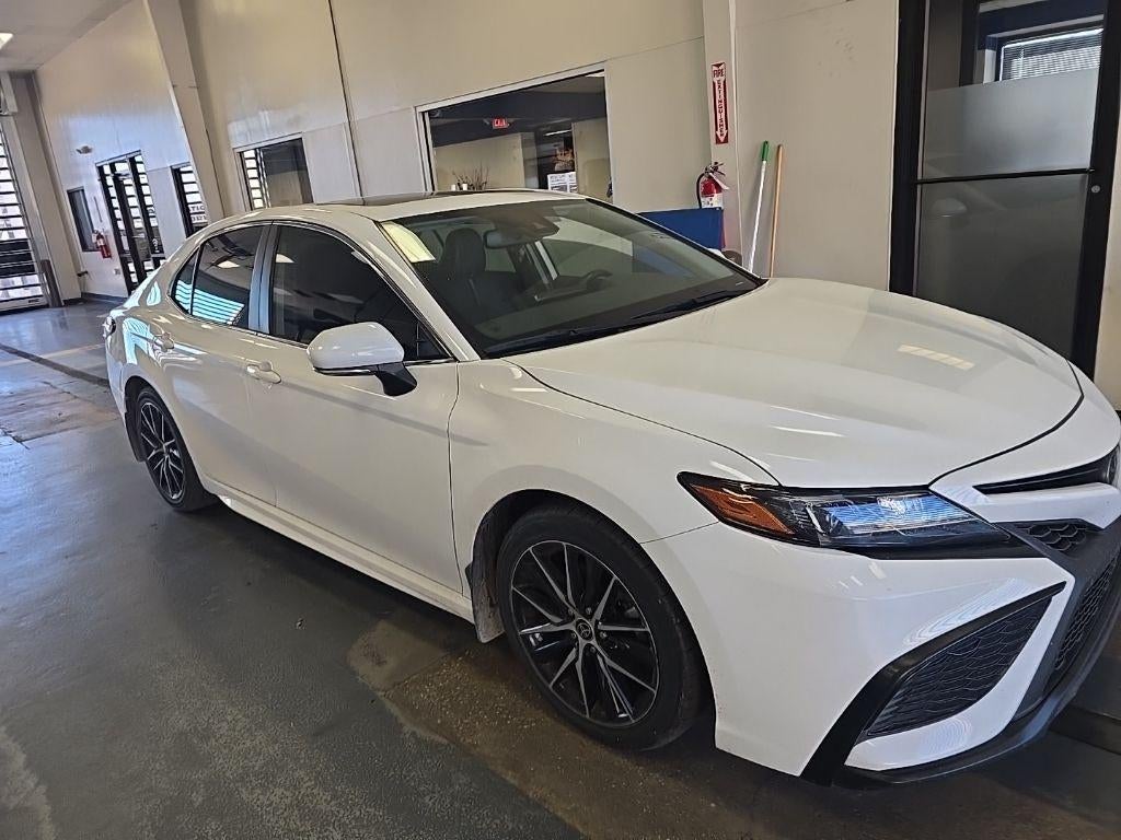 2022 Toyota Camry SE