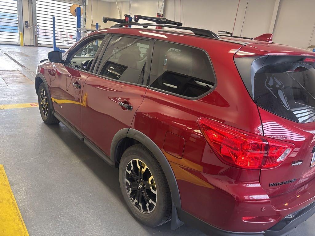 2020 Nissan Pathfinder SL