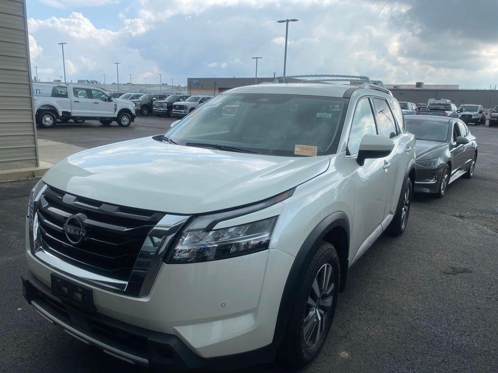 2024 Nissan Pathfinder SL