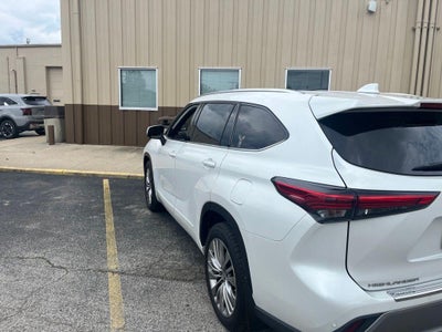 2022 Toyota Highlander Platinum