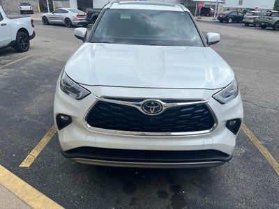2022 Toyota Highlander Platinum