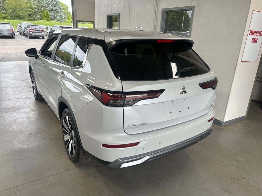 2025 Mitsubishi Outlander SE