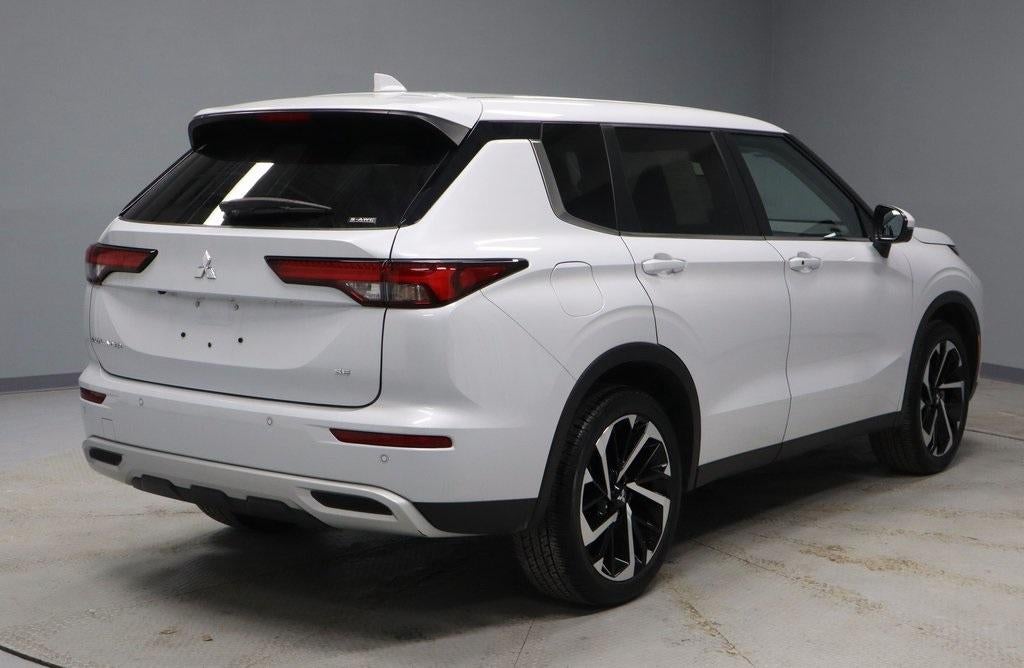 2023 Mitsubishi Outlander SE