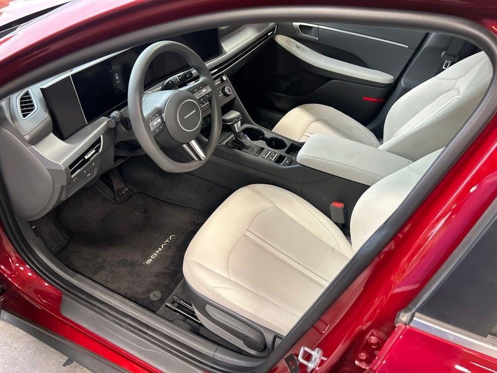 2025 Hyundai SONATA SE