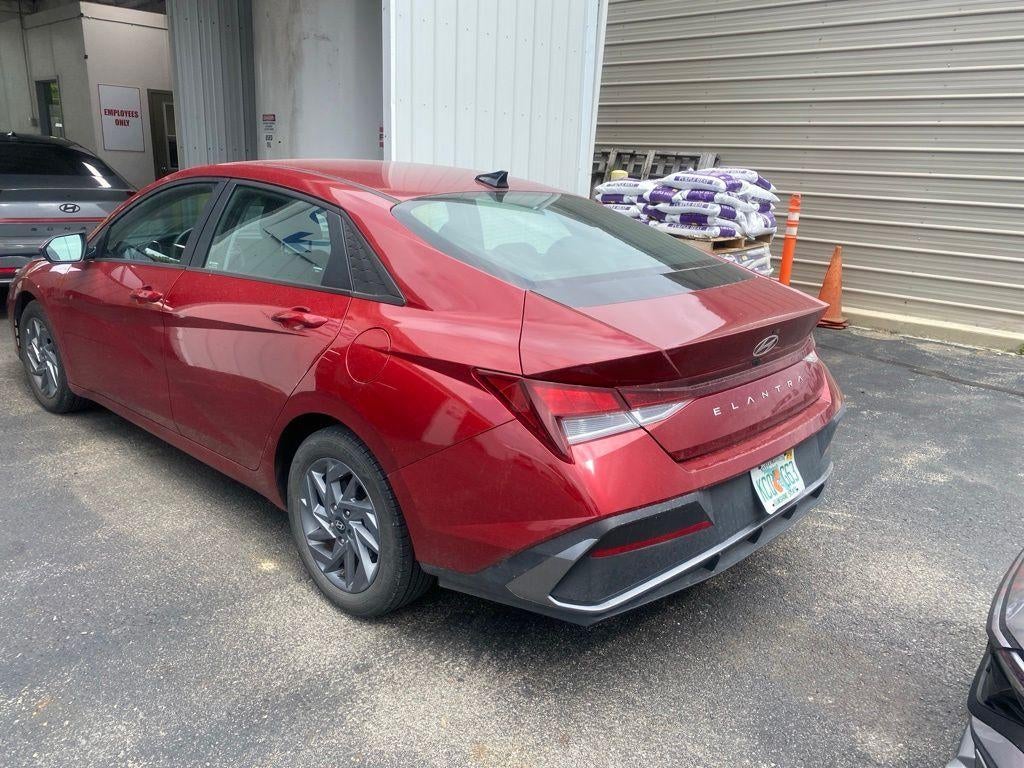 2024 Hyundai ELANTRA SEL