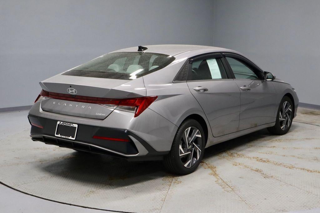 2025 Hyundai ELANTRA Limited