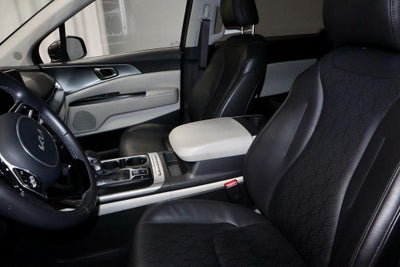 2024 Kia Carnival LX Seat Package