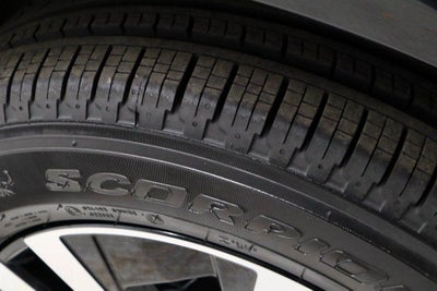 2024 Volvo XC60 Recharge Plug-In Hybrid T8 Plus Dark Theme